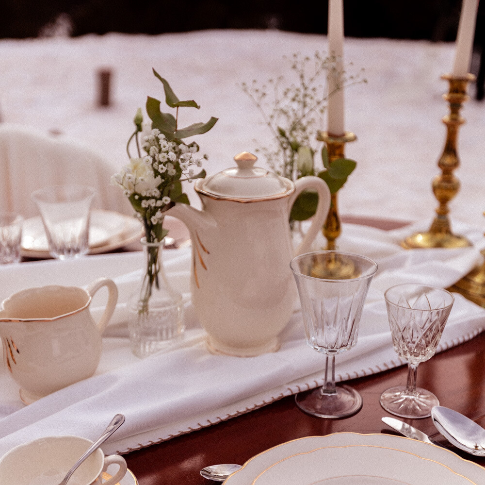 Théière Porcelaine grande blanche dorée couvercle