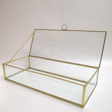 Urne à cartes en laiton et verre