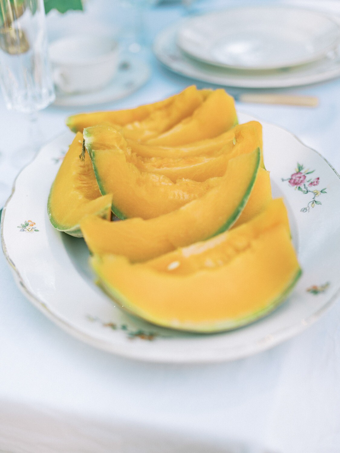 Plat ovale grand porcelaine fleuri dépareillés