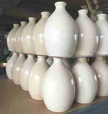 Vase céramique blanc cassé soliflore