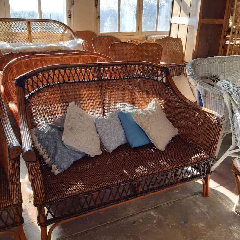 Canapé rotin ajouré tressé avec coussin d&#39;assise