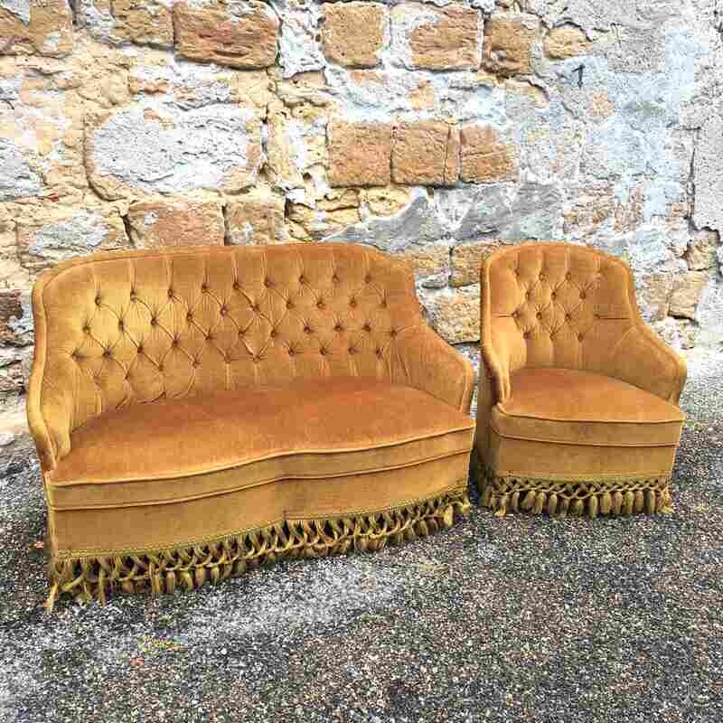 Fauteuil crapaud velours or capitonné