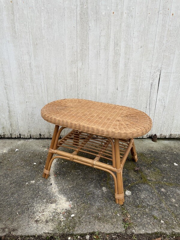 Table basse rotin ovale tressée
