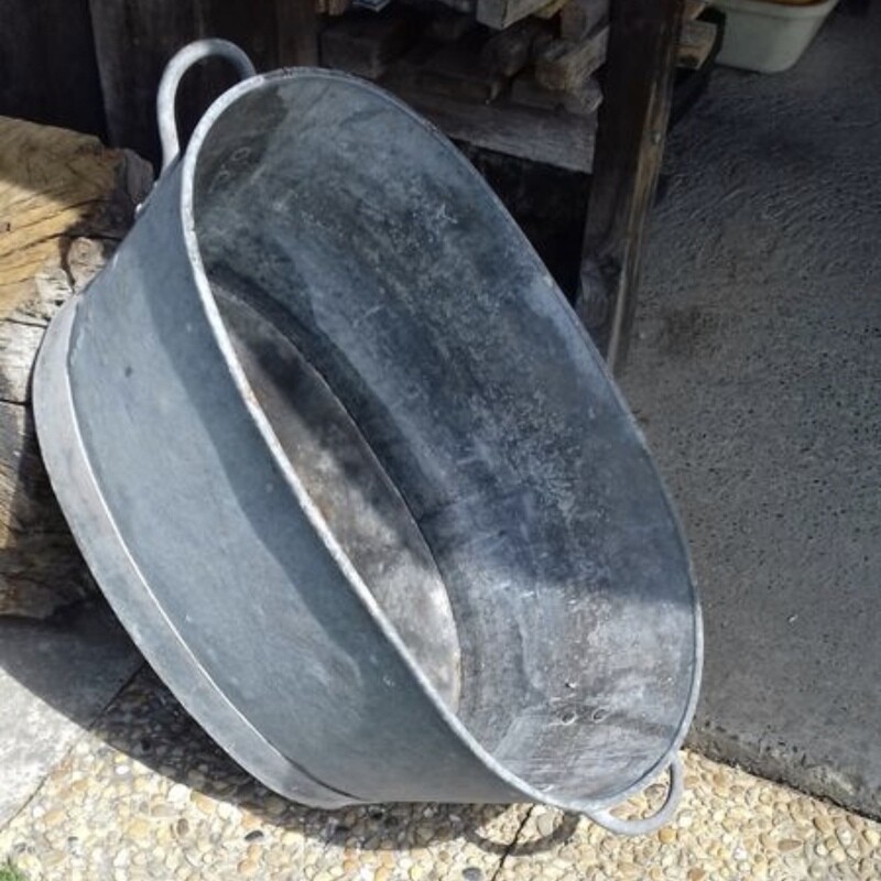Bassine en zinc ovale