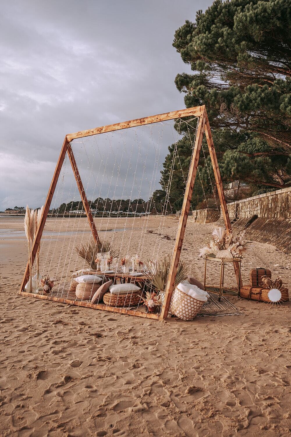 Tente lumineuse en bois