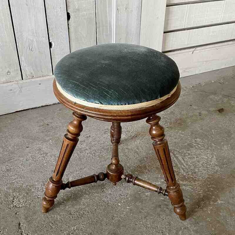 Tabouret bois piano assise velours bleu