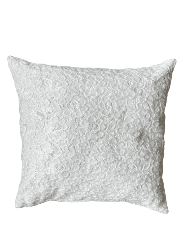 Coussin blanc dentelle petit