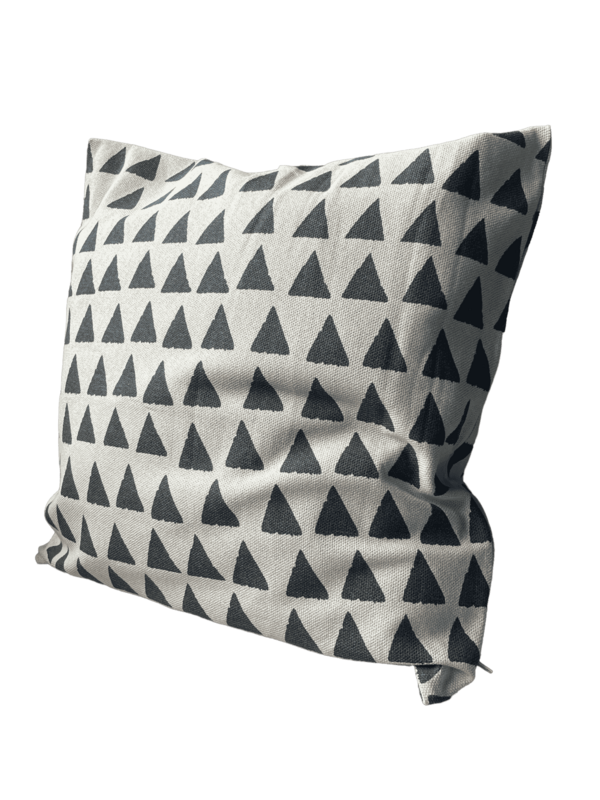 Coussin beige motifs gris triangle
