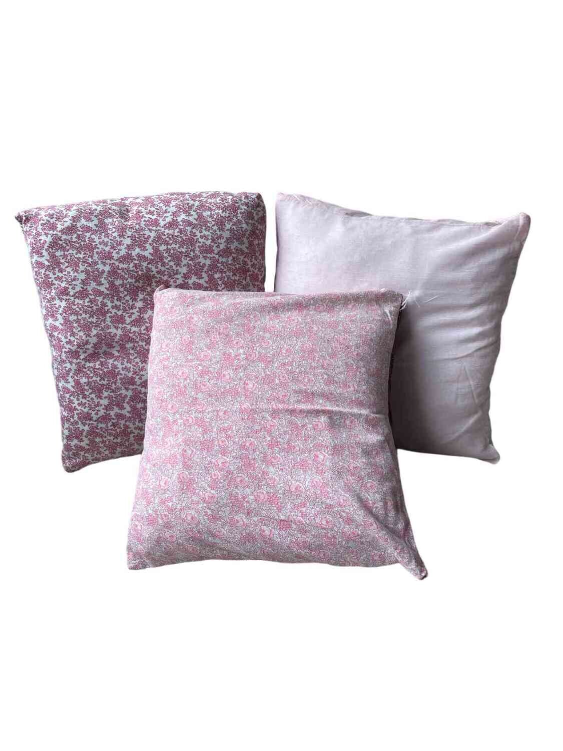 Coussin fleuri rose champêtre