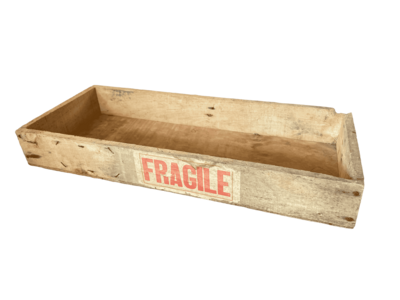 Caisse en bois rectangle fragile