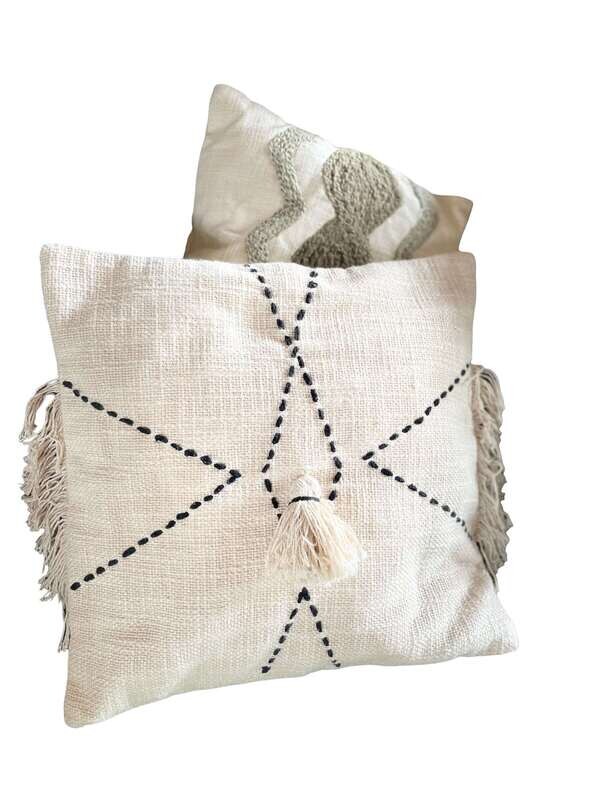 Coussin Blanc cassé franges motifs noirs