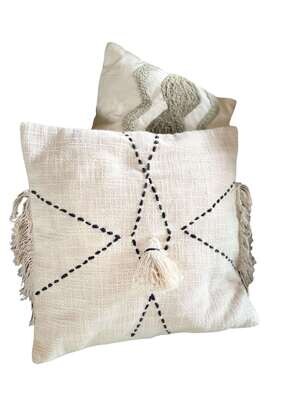 Coussin Blanc cassé franges motifs noirs Coussin Blanc cassé franges motifs noirs