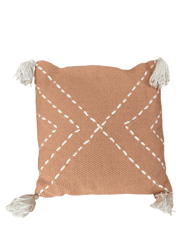 Coussin saumon rose broderie et pompons blancs