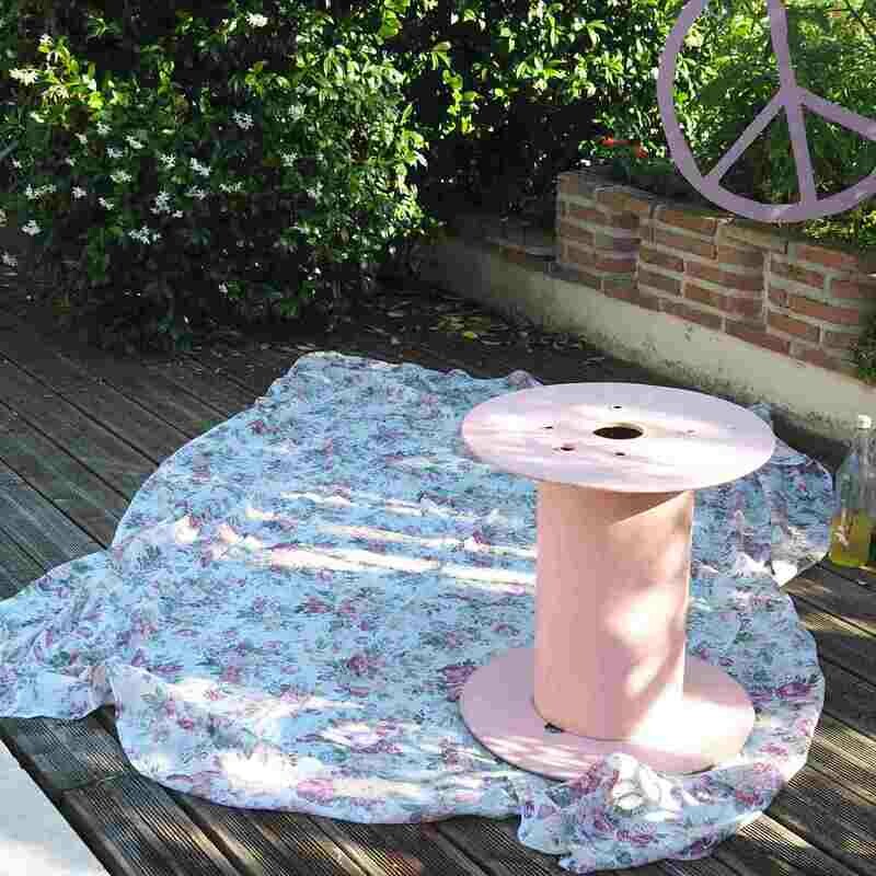 Nappe vintage colorée et fleurie