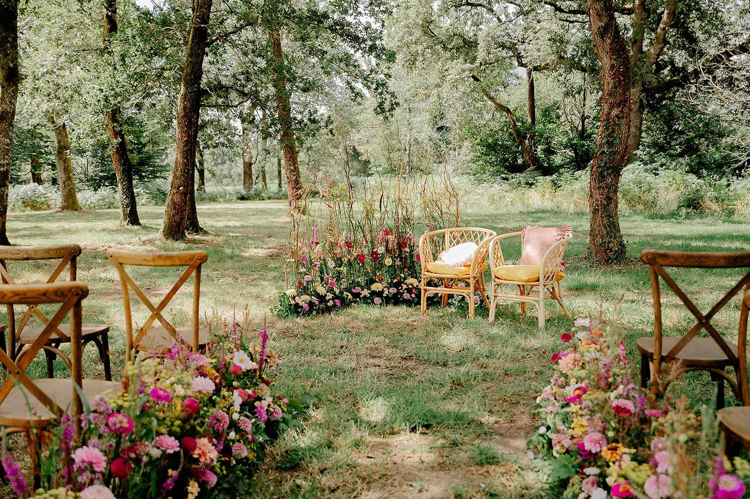 Coussin velours vieux rose jupette