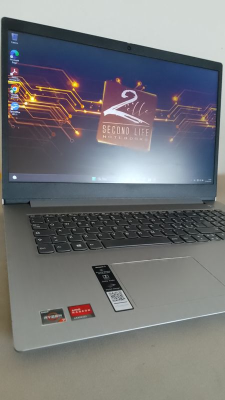 LENOVO IDEAPAD 3 17&quot; RYZEN 7 16GB DDR4 NVME 512GB VEGA 10 HD+