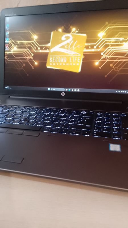 WORKSTATION HP ZBOOK 17 G3 I7 24GB DDR4 2x M.2 256GB + SSD 512GB QUADRO M2000M 4GB