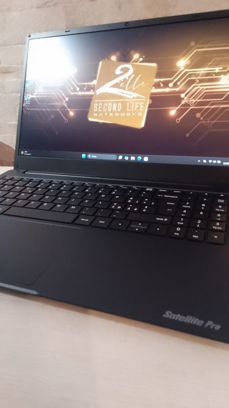 TOSHIBA SATELLITE PRO I3 10TH 8GB NVME 256GB FULLHD