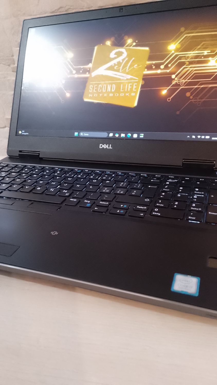 WORKSTATION DELL PRECISION 7530 I7 8TH 12 CORE 32GB NVME 3x 256GB NVIDIA QUADRO P2000 4GB