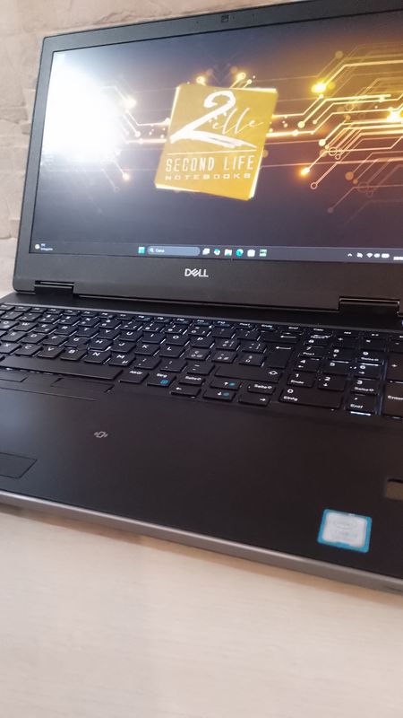 WORKSTATION DELL PRECISION 7530 I7 8TH 12 CORE 32GB NVME 3x 256GB NVIDIA QUADRO P2000 4GB