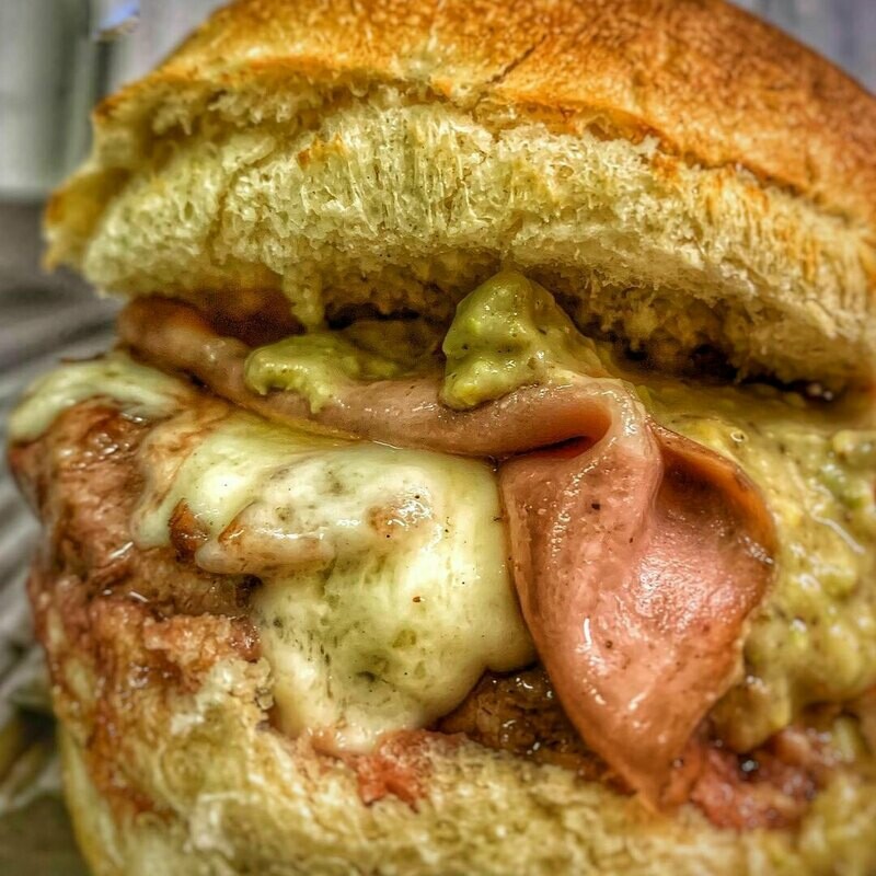 GREEN GOLD BURGER