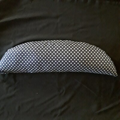 Dinkel-Kräuter-Kissen Halbmond Dinkel-Kräuter-Kissen Halbmond