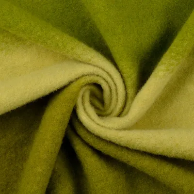 Mantelstrick Batik grün