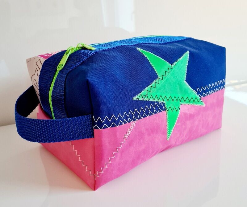Surf-Segel-Kulturtasche XL Surf-Segel-Kulturtasche XL "GREEN STAR"