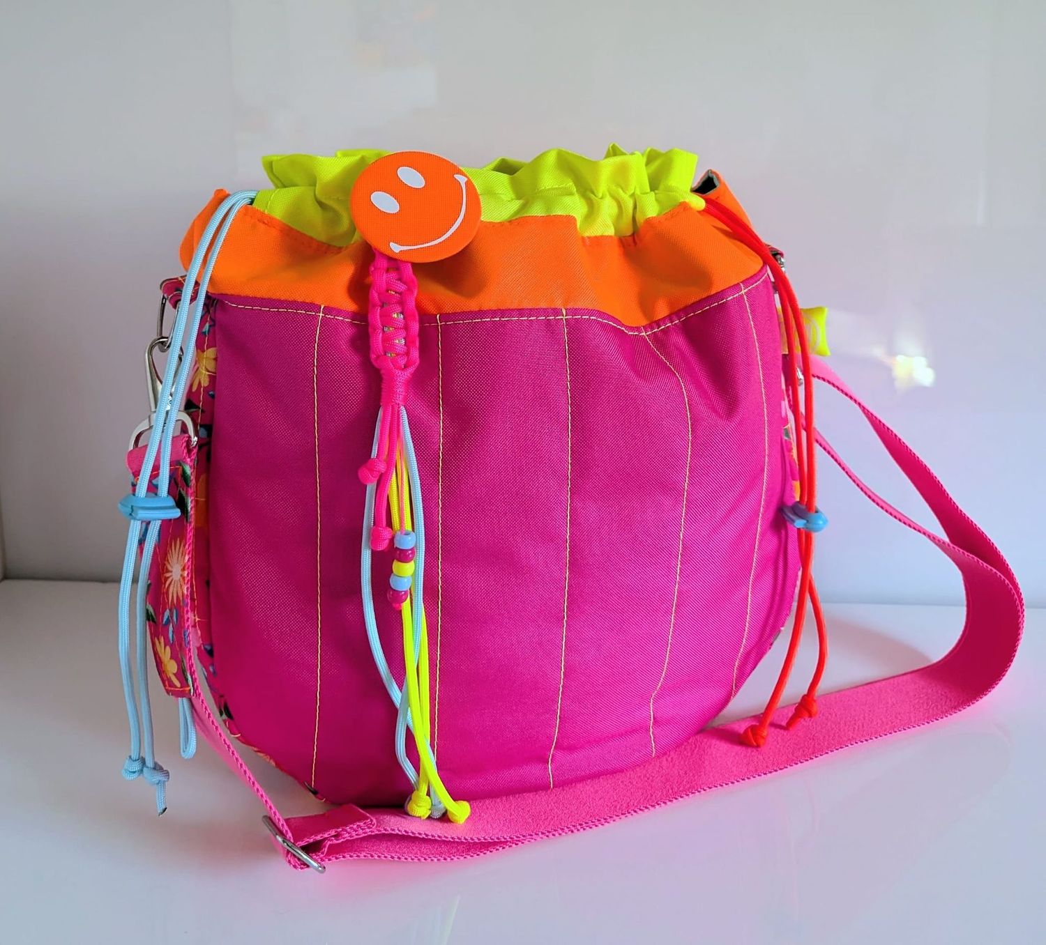 BUCKETBAG "NEON / FLOWERS
