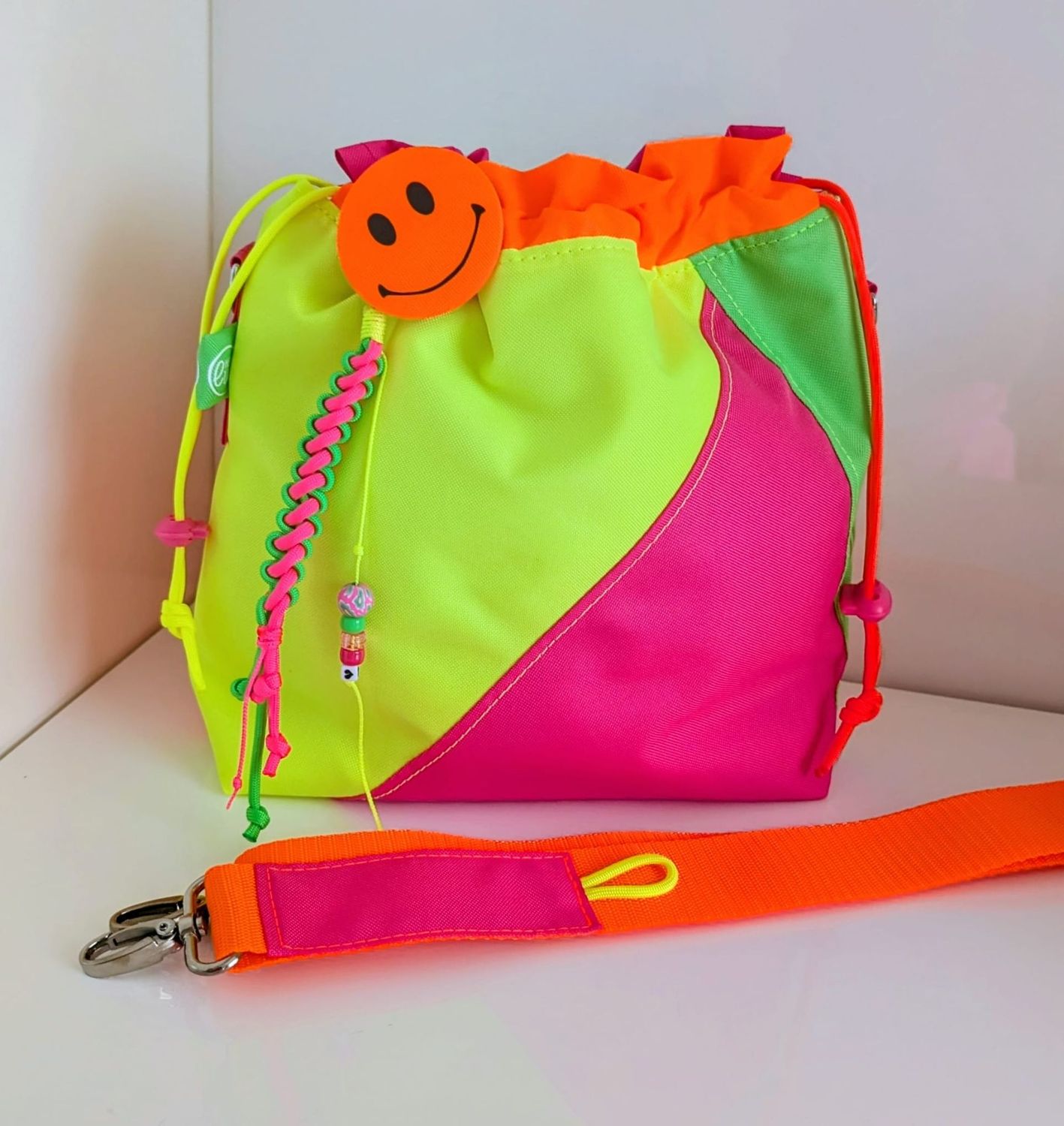 BUCKETBAG BUCKETBAG "NEON 8"