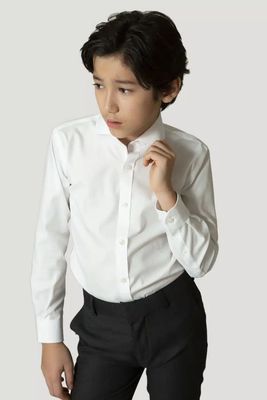 To slim white shirt