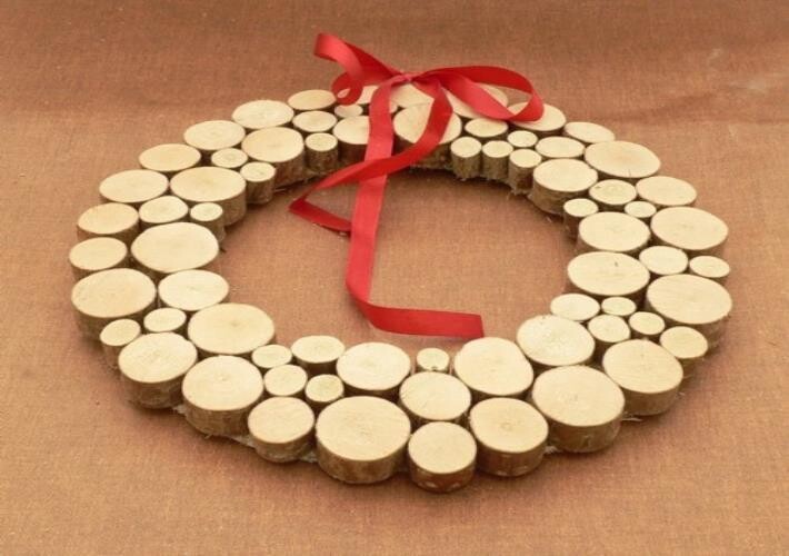 Wreath 30cm of wooden pucks