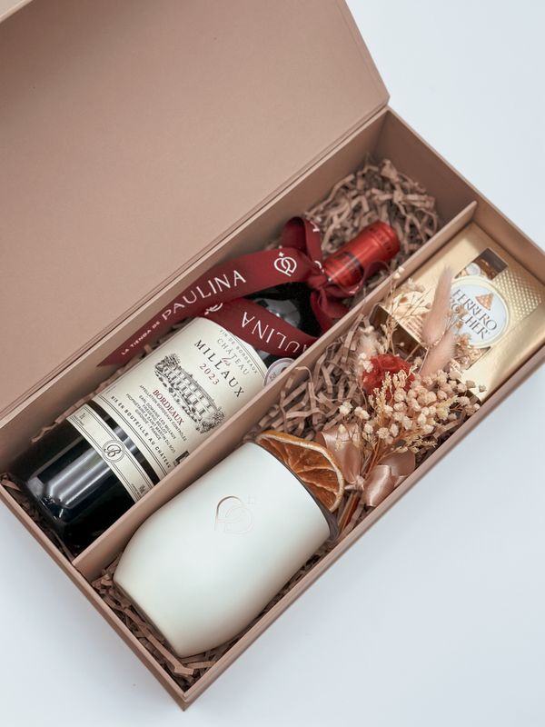 Vino, termo y chocolates.