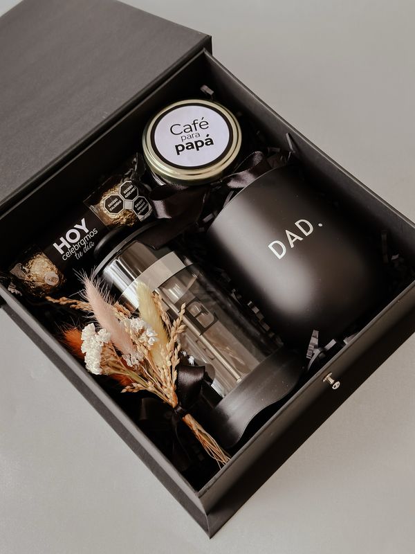 Prensa Francesa, termo, café y chocolates.