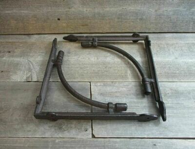 LARGE CAST IRON BRACKETS 10 LARGE CAST IRON BRACKETS 10