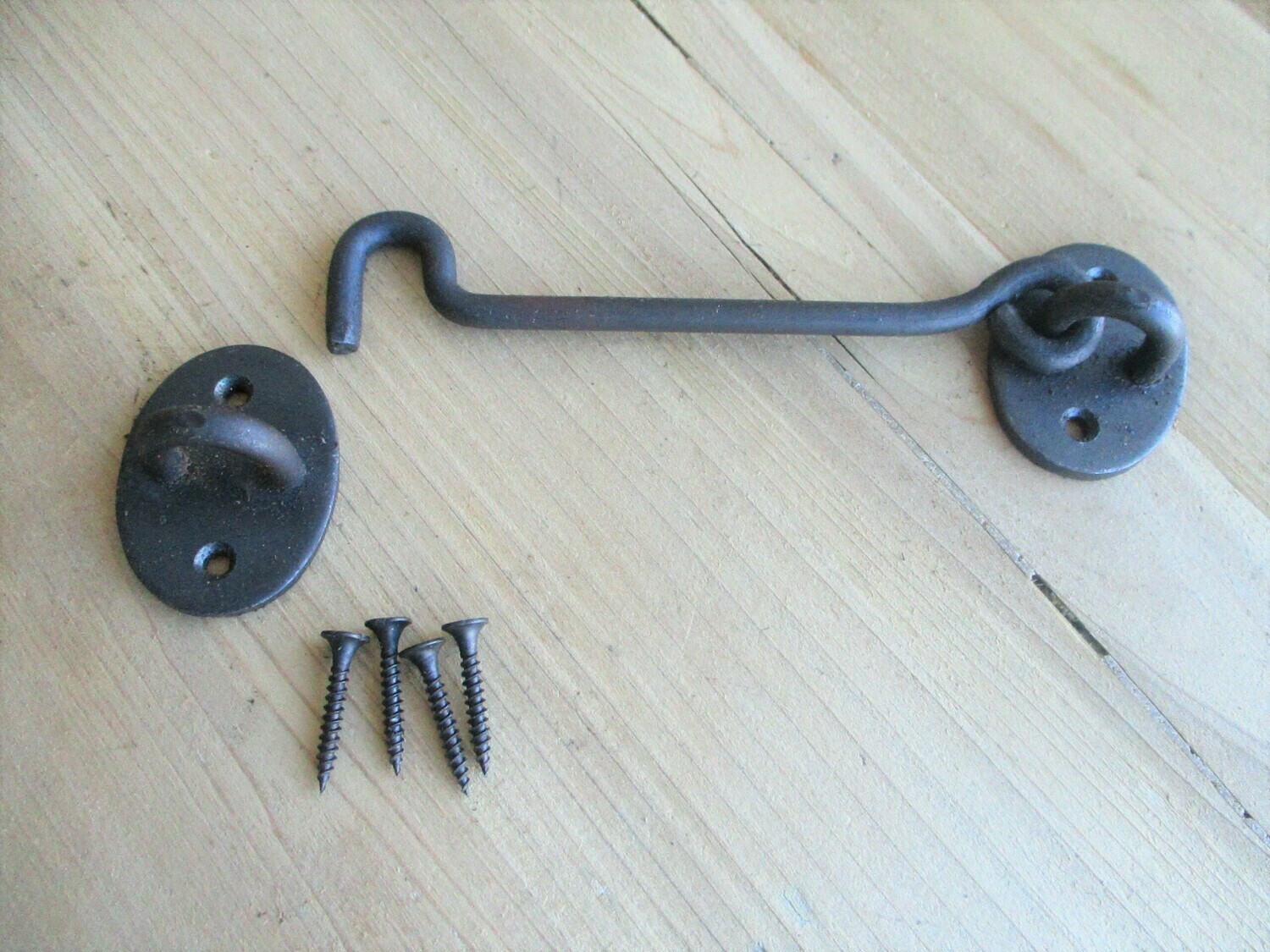 HAND FORGED HOOK AND EYE LOCK 5.5