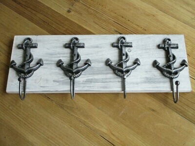 4 NAUTICAL ANCHOR HOOKS ON DISTRESSED BACK 4 NAUTICAL ANCHOR HOOKS ON DISTRESSED BACK