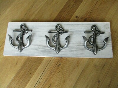 ANCHOR HOOKS ON DISTRESSED BACK ANCHOR HOOKS ON DISTRESSED BACK