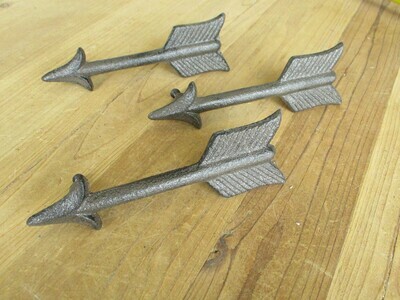 ARROW  DRAWER PULLS WITH MOUNTING SCREWS