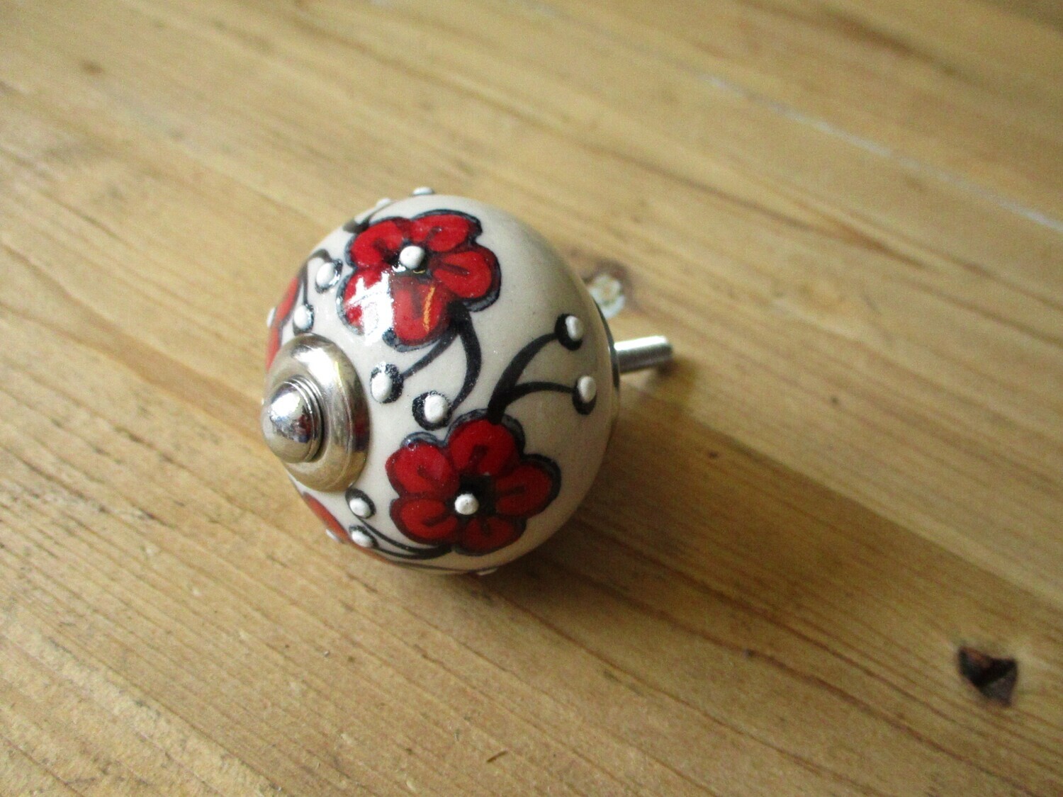 CERAMIC ROUND RED FLOWER AND LEAF KNOBS