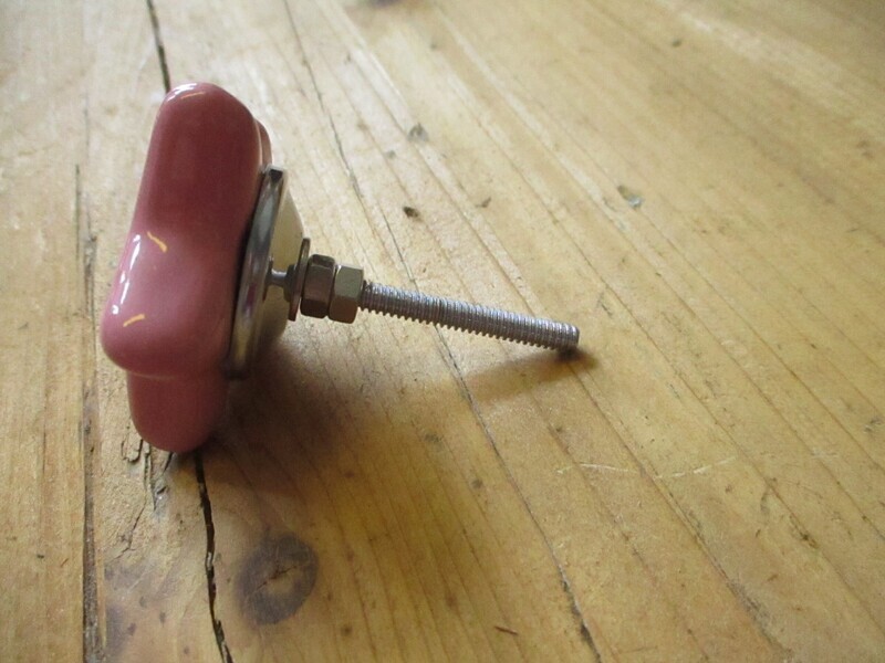 CERAMIC PINK STAR DRAWER PULL