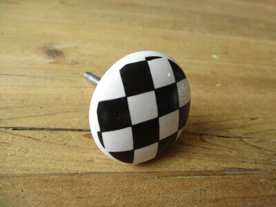 CERAMIC CHECKER PATTERN ROUND KNOBS CERAMIC CHECKER PATTERN ROUND KNOBS