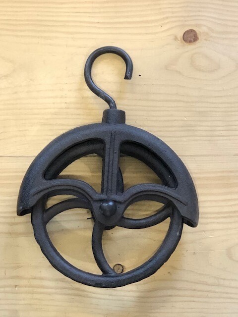 RUSTIC CAST IRON PULLEY