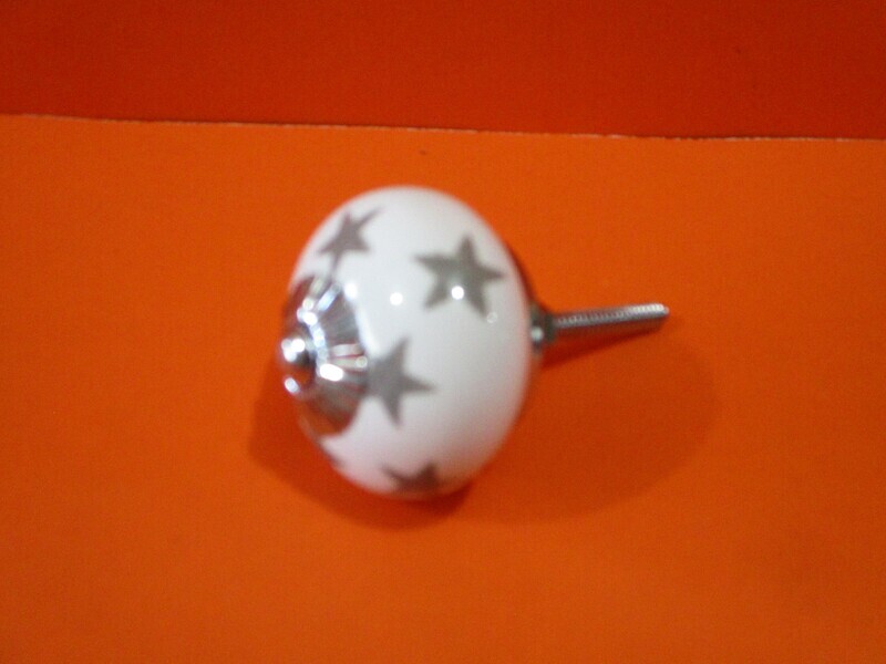 CERAMIC ROUND SILVER STAR KNOBS / PULLS