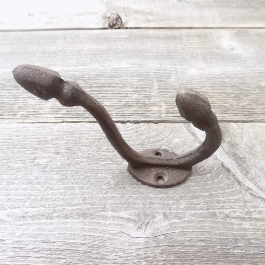 RUSTIC ACORN HOOK