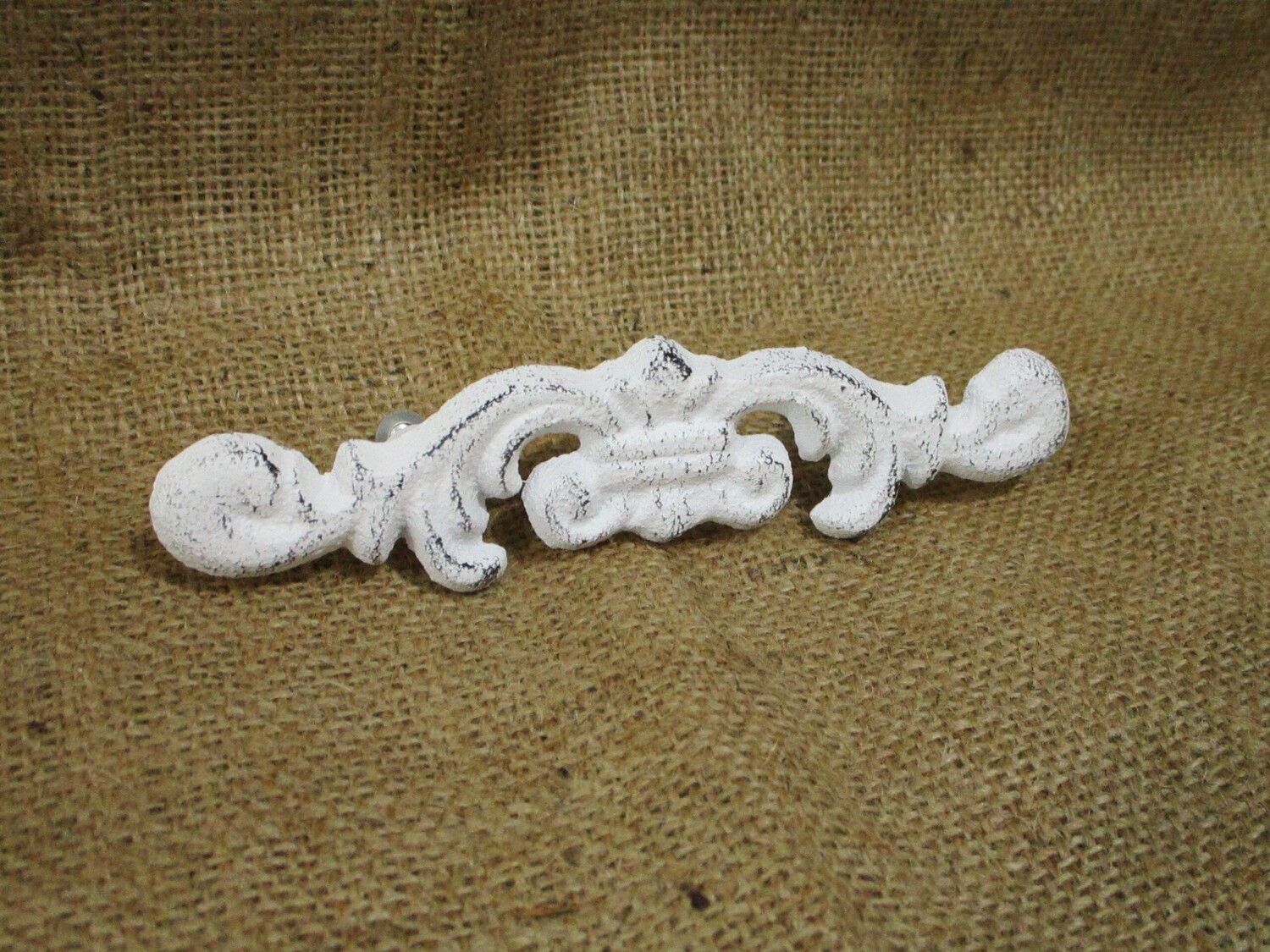 CAST IRON DISTRESSED WHITE CABINET PULL
