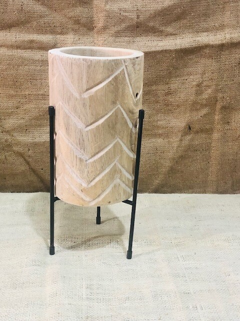 RUSTIC PLANT POT AND STAND, ARROW GROVE PATTERN