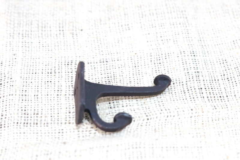 CAST IRON TRADITIONAL SCHOOL HOOK - MATTE BLACK COLOR