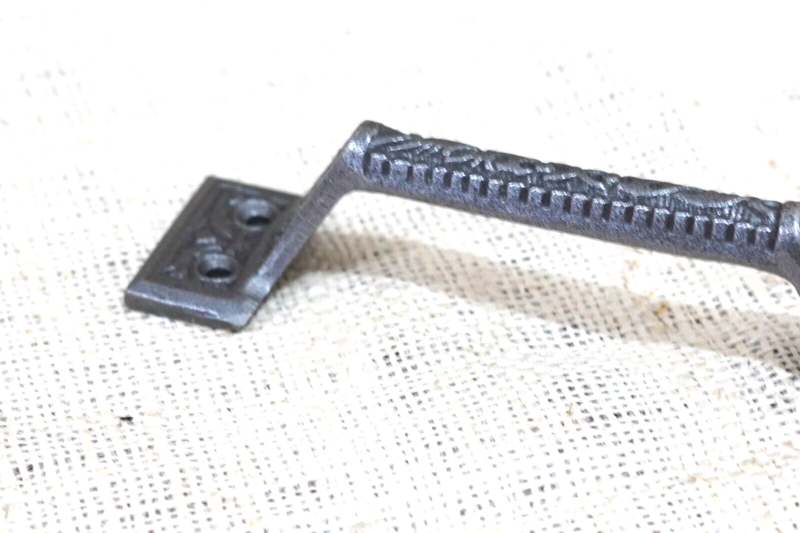 CAST IRON HANDLE/ PULL, 6 1/4"