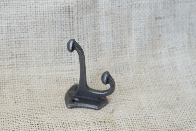 CAST IRON TRADITIONAL SCHOOL HOOK - NATURAL IRON COLOR